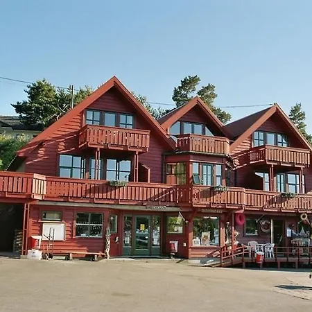 Trysnes Marina 4*